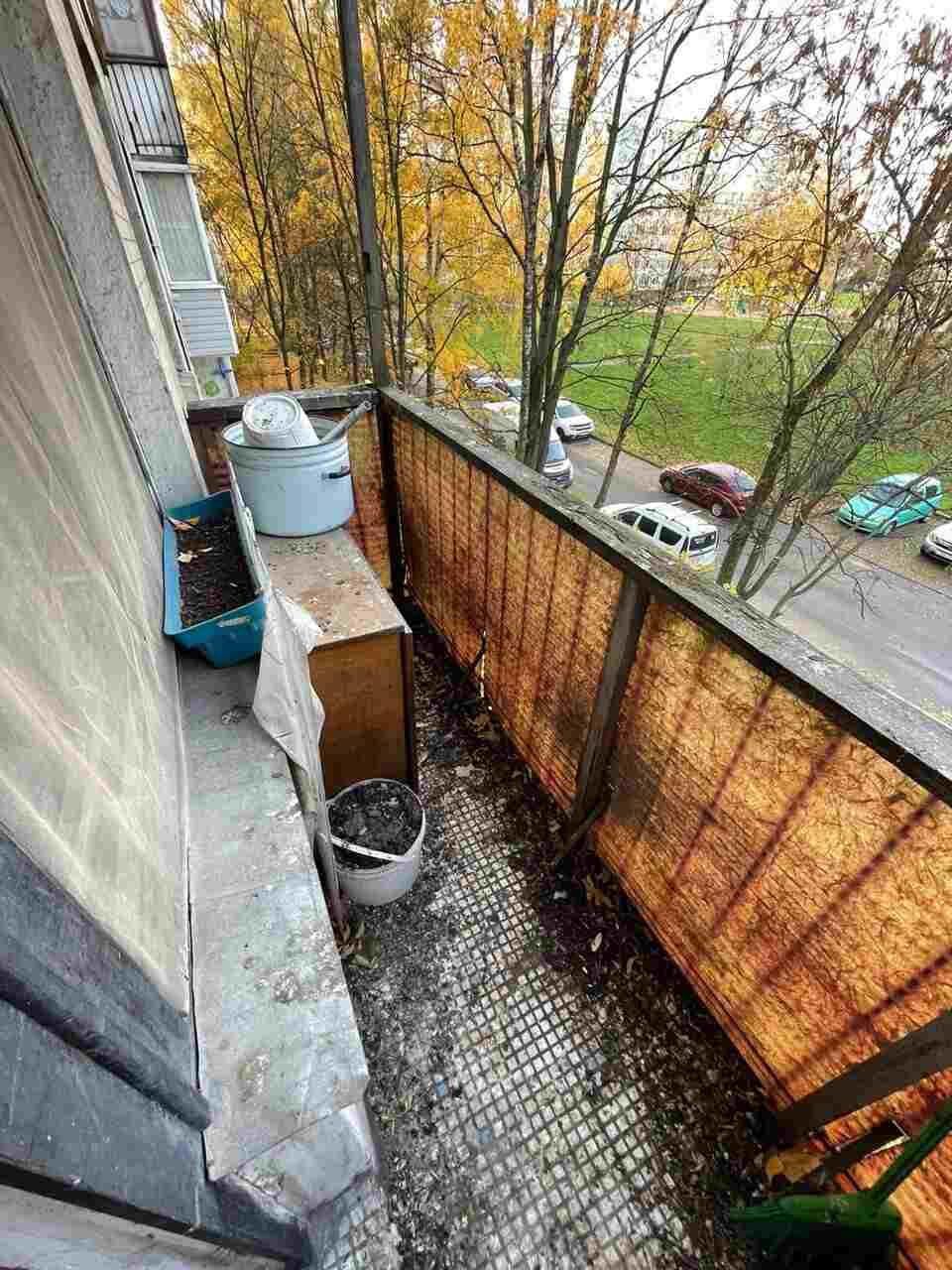 Очистка всех поверхностей балкона 